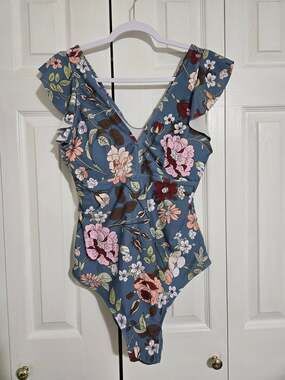 Unknown brand 0xl women's floral Ruffle sleeves one piece swimsuit